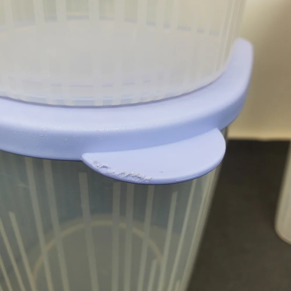 Tupperware Fresh N Cool lidded plastic containers Lot of 5 WIth Lids